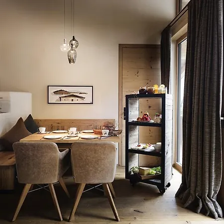 Galzig Apartment