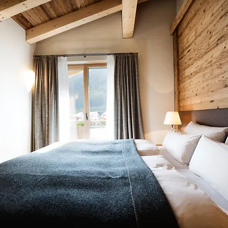 Galzig Appartement *